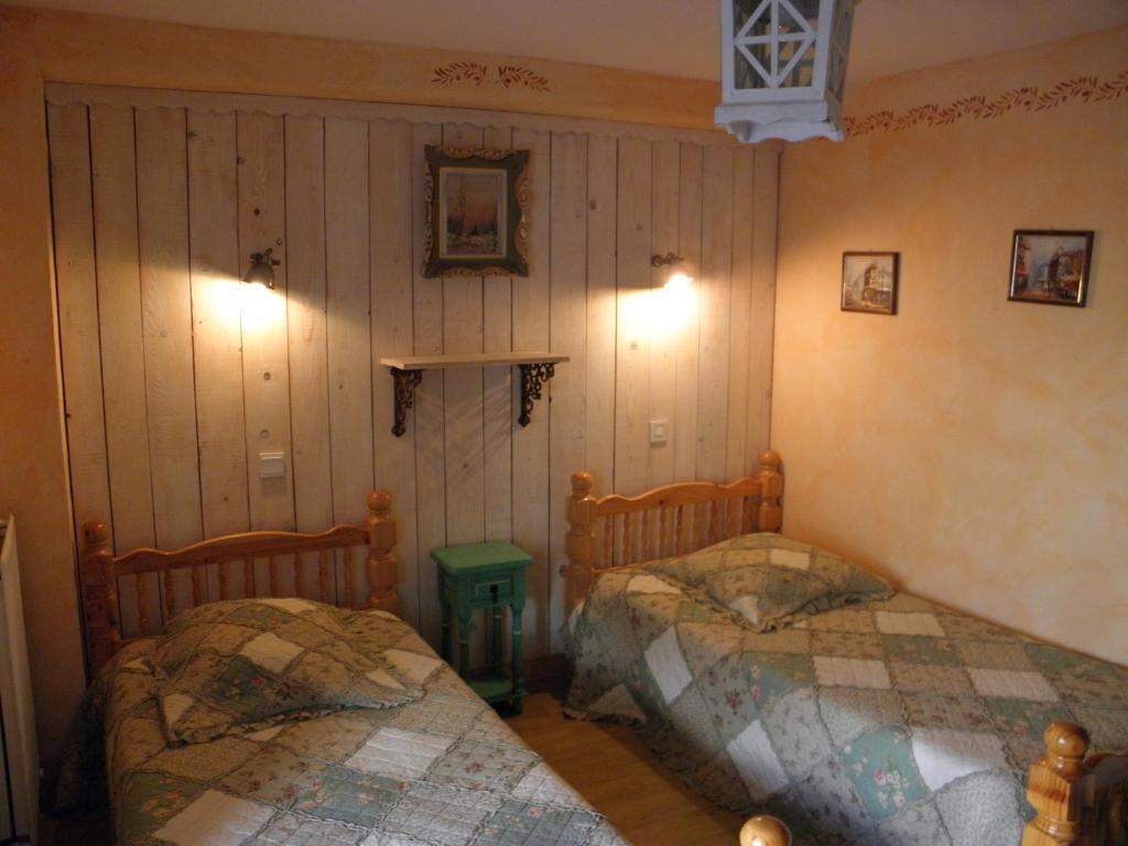 Gite Auberge Les Terres Blanches De Meolans Room photo
