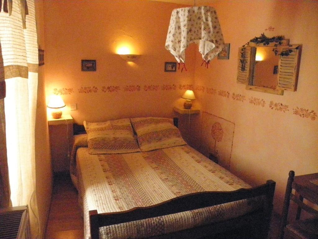 Gite Auberge Les Terres Blanches De Meolans Room photo