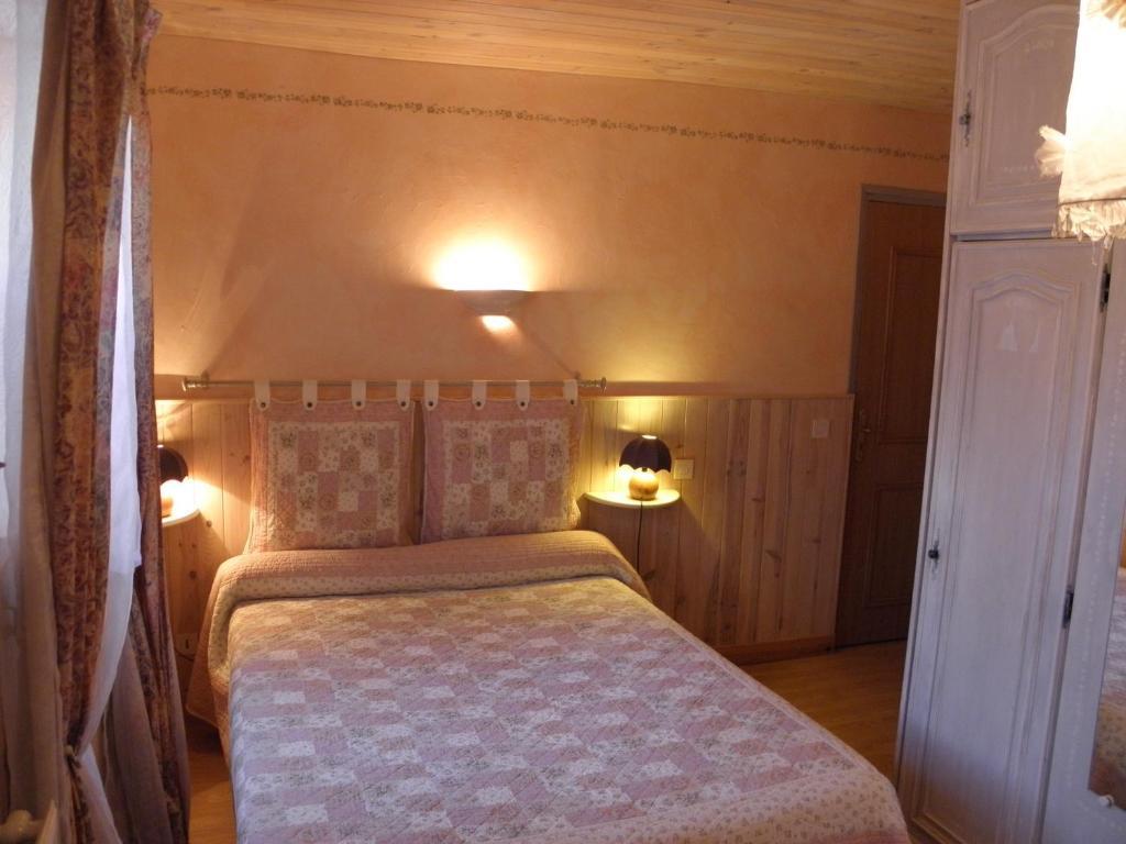 Gite Auberge Les Terres Blanches De Meolans Room photo